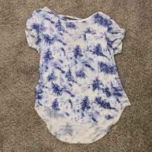 Blue and white tie-dyed short sleeve shirt